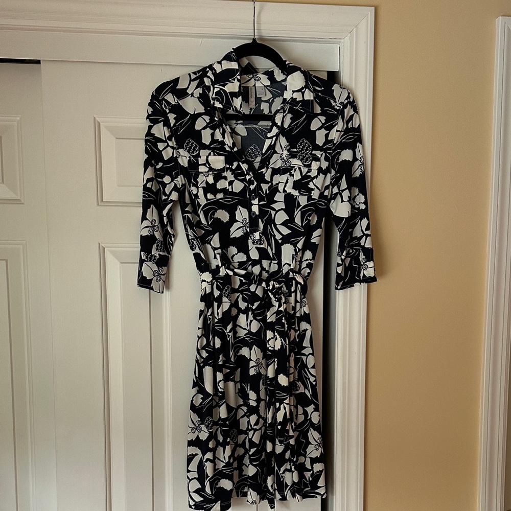 Old Navy Black and White Long Sleeve Dress